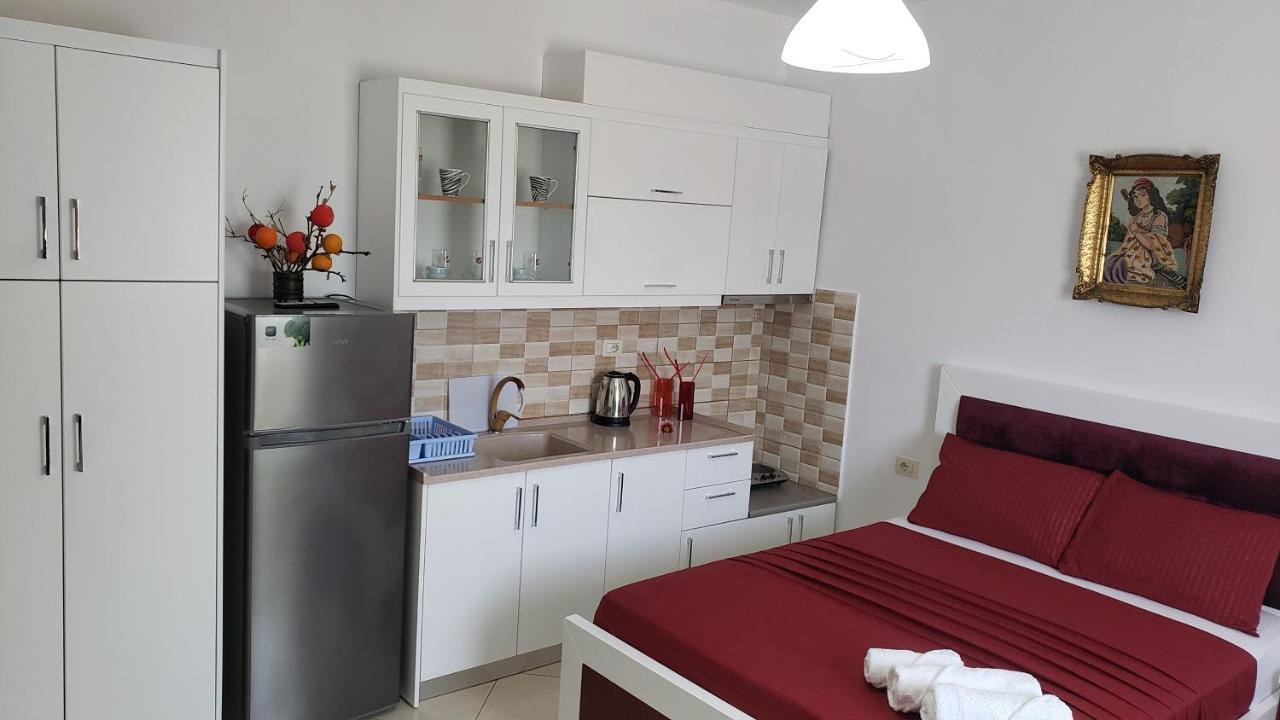 Guesthouse Shehu Ksamil Luaran gambar