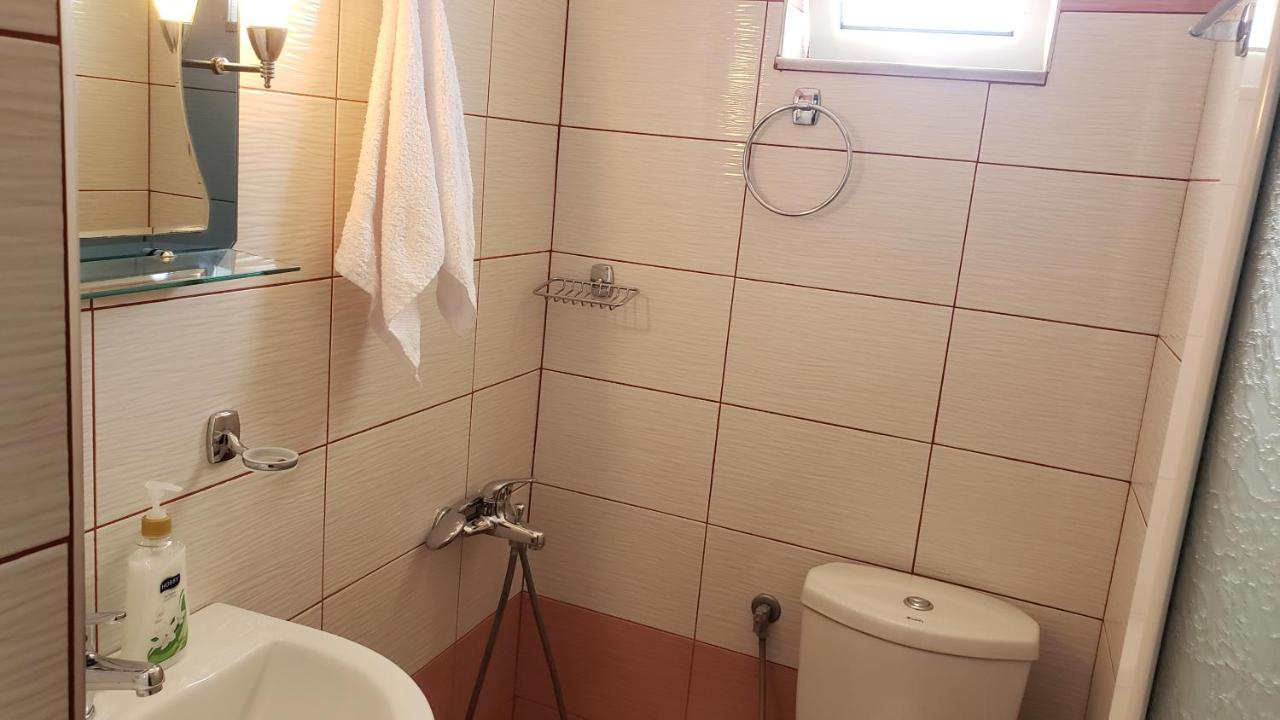 Guesthouse Shehu Ksamil Luaran gambar