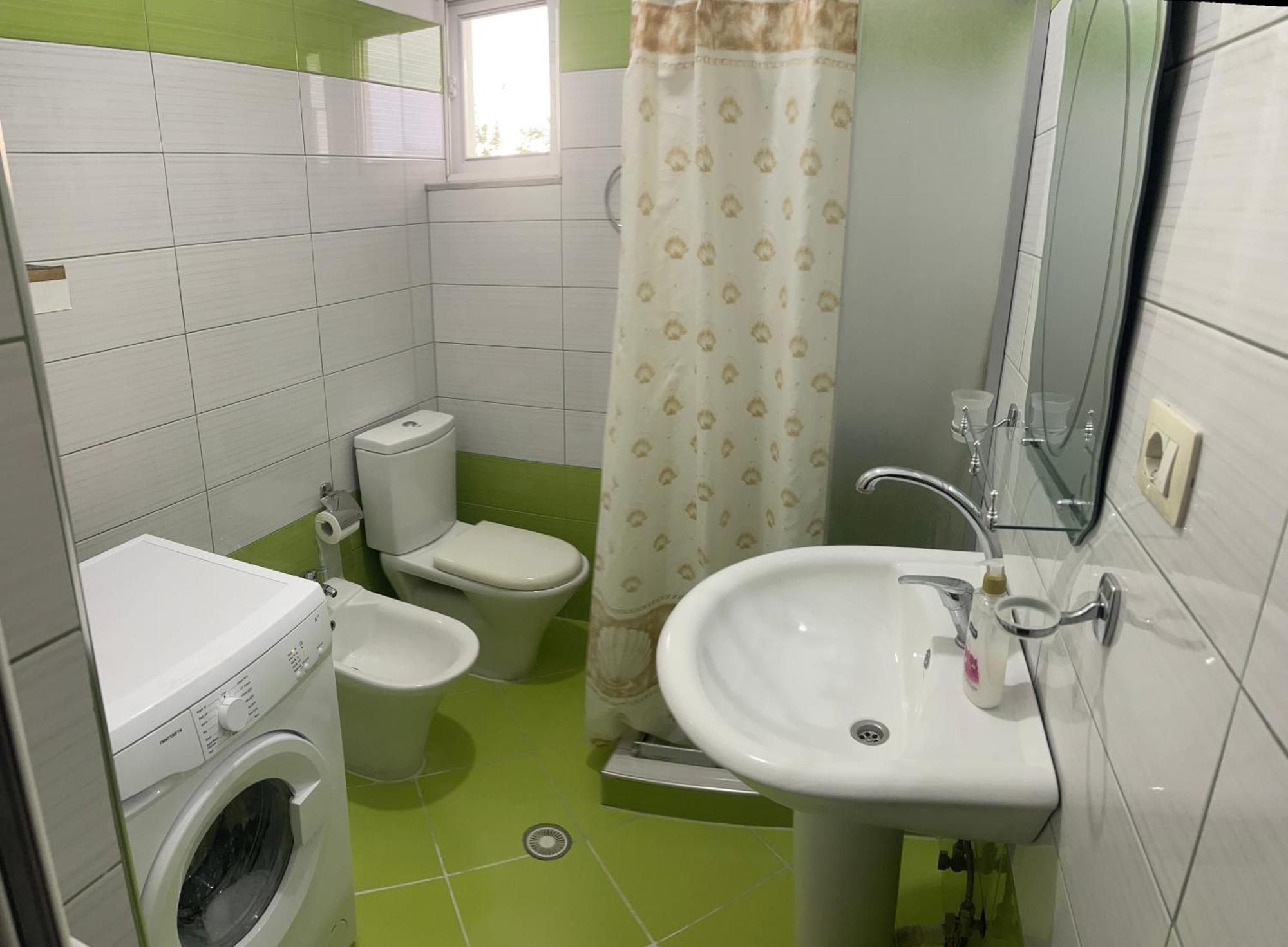 Guesthouse Shehu Ksamil Luaran gambar