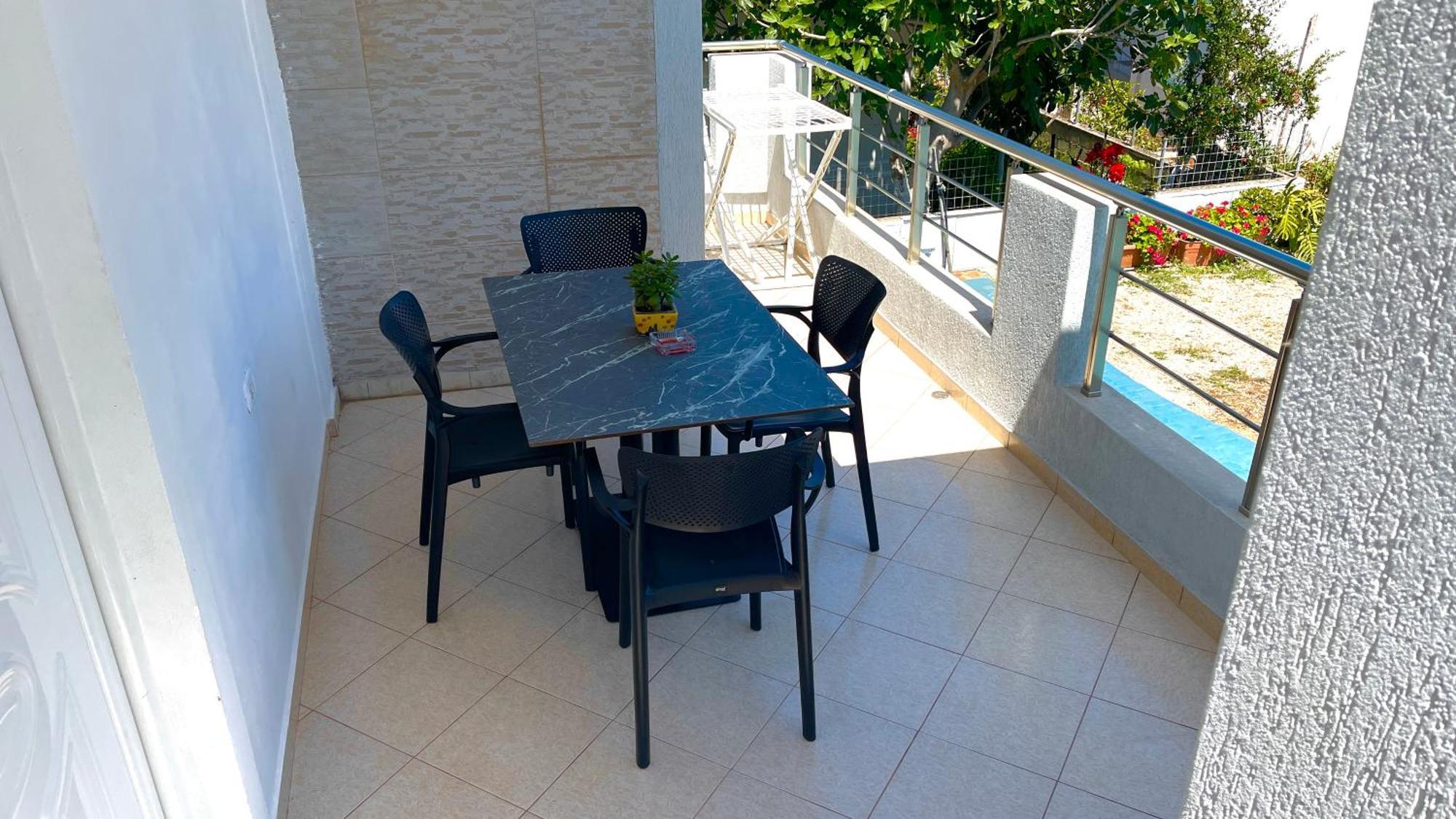 Guesthouse Shehu Ksamil Luaran gambar