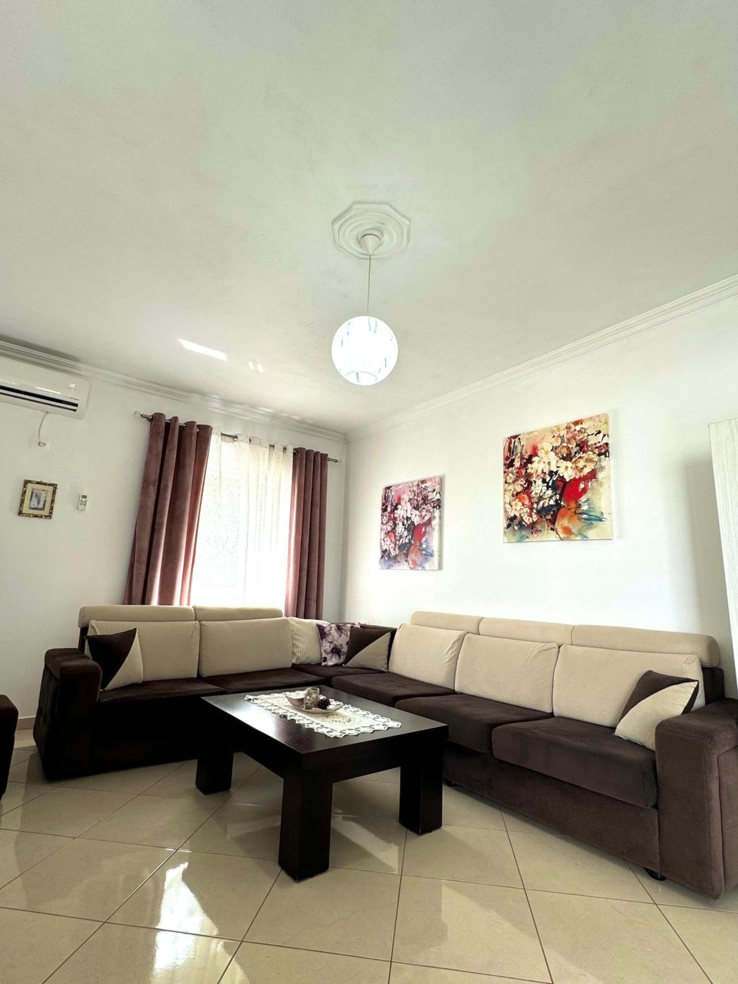 Guesthouse Shehu Ksamil Luaran gambar